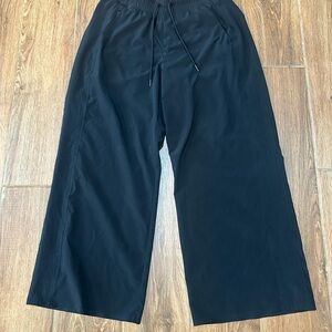 Athleta Women’s Wide-Leg Pants Black Elastic Waist Zip Pockets Drawstring Size 2